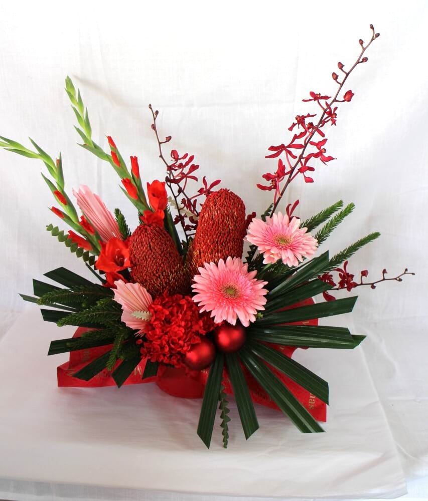 florist choice Christmas Hat Box Arragement 